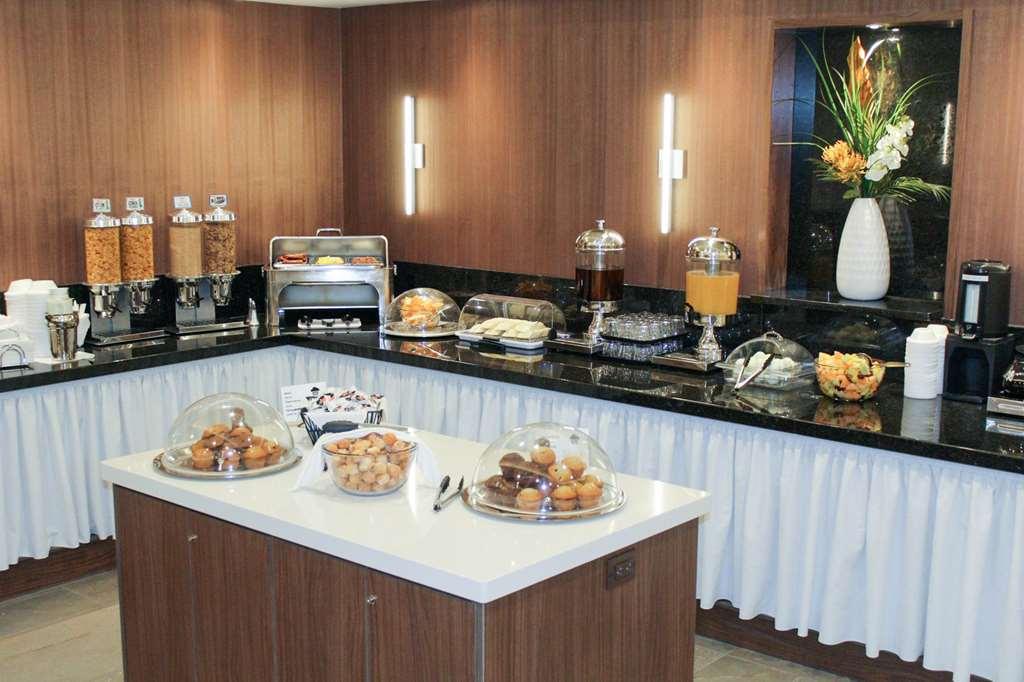 Hotel Welcominns بوشيفيل المطعم الصورة